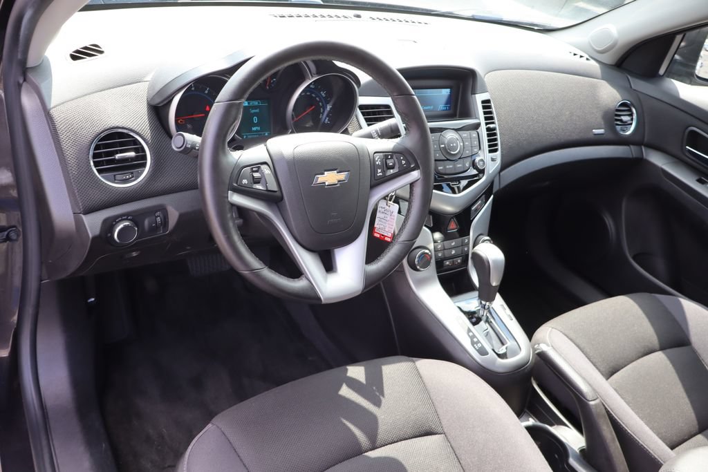 Used 2014 Chevrolet Cruze LT FWD image 5