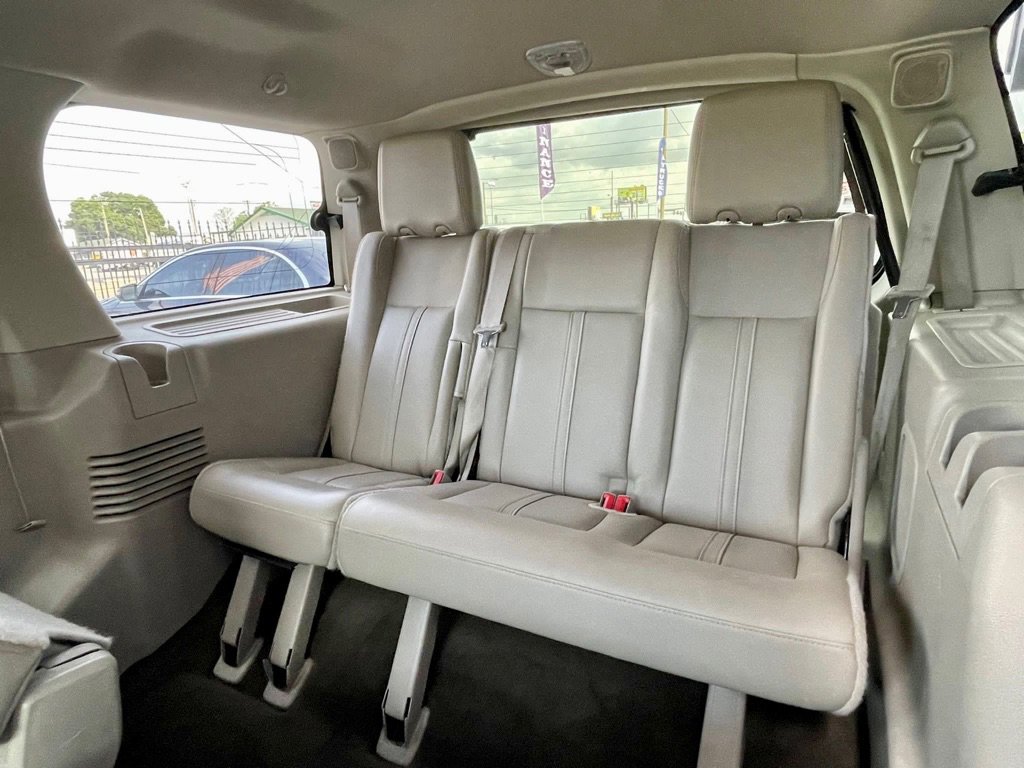 Used 2015 Lincoln Navigator 2WD image 19