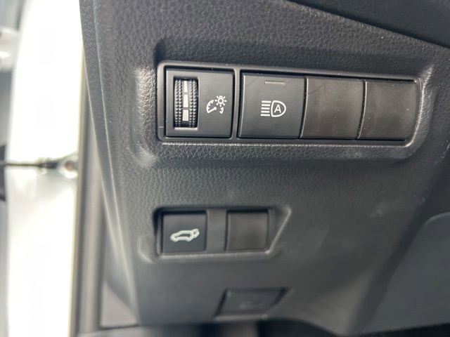 Used 2025 Toyota Corolla Cross XLE image 10