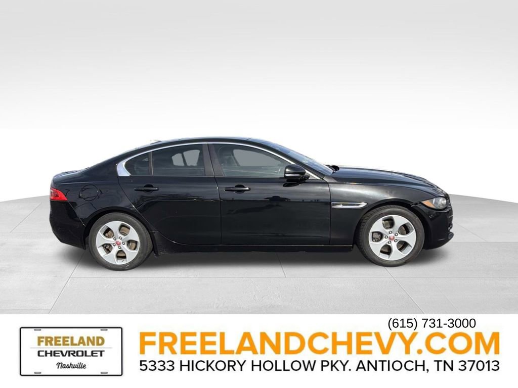 Used 2017 Jaguar XE video 2