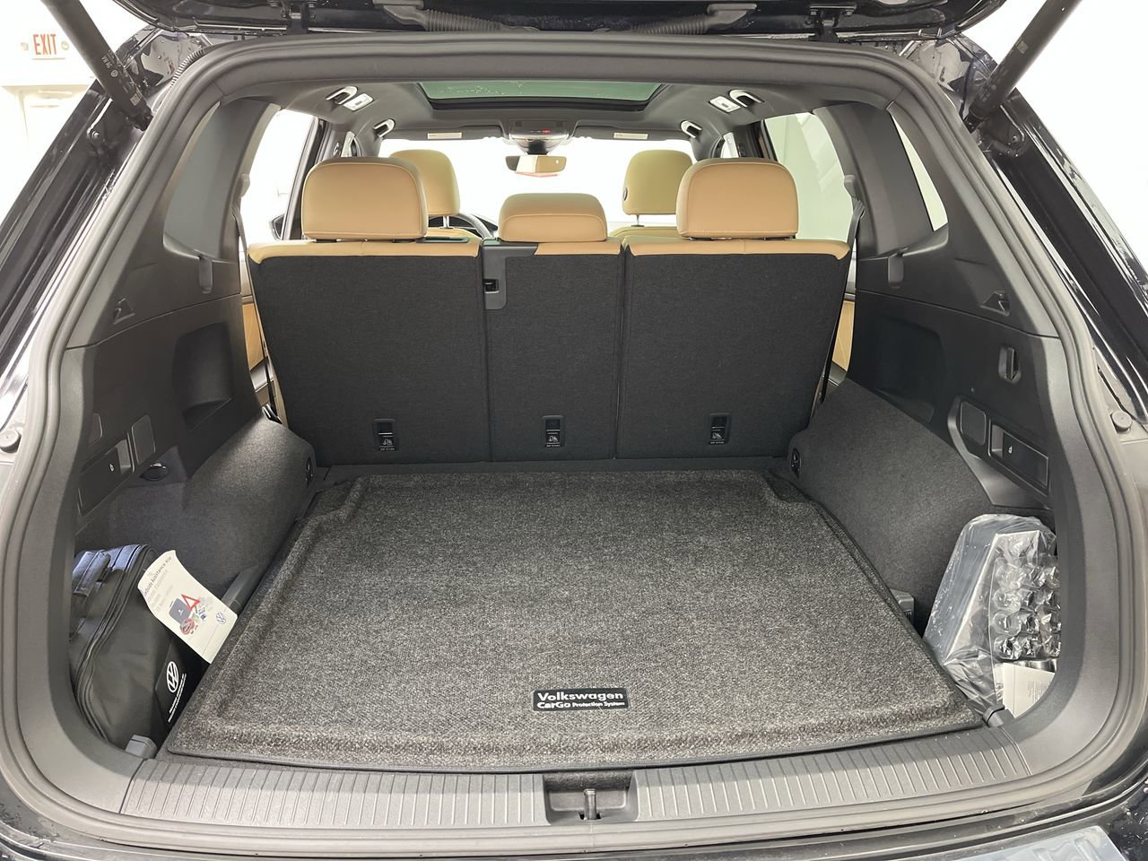 Used 2022 Volkswagen Tiguan SE AWD/4WD image 29