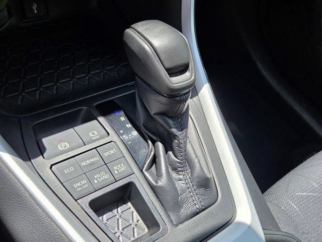 Used 2021 Toyota RAV4 XLE AWD/4WD image 22