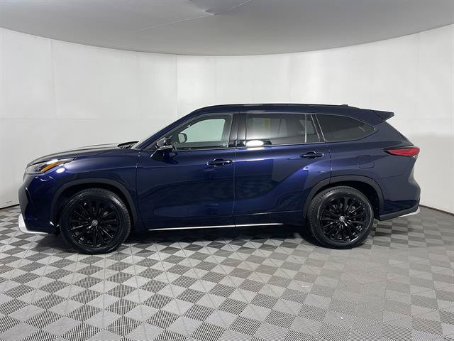 Used 2023 Toyota Highlander XSE AWD/4WD image 4