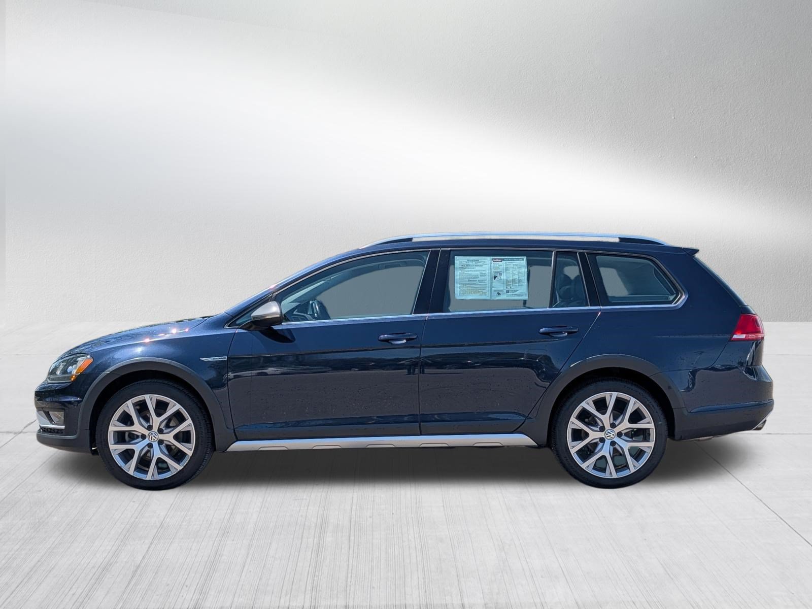 Used 2017 Volkswagen Golf Alltrack SEL AWD/4WD image 4