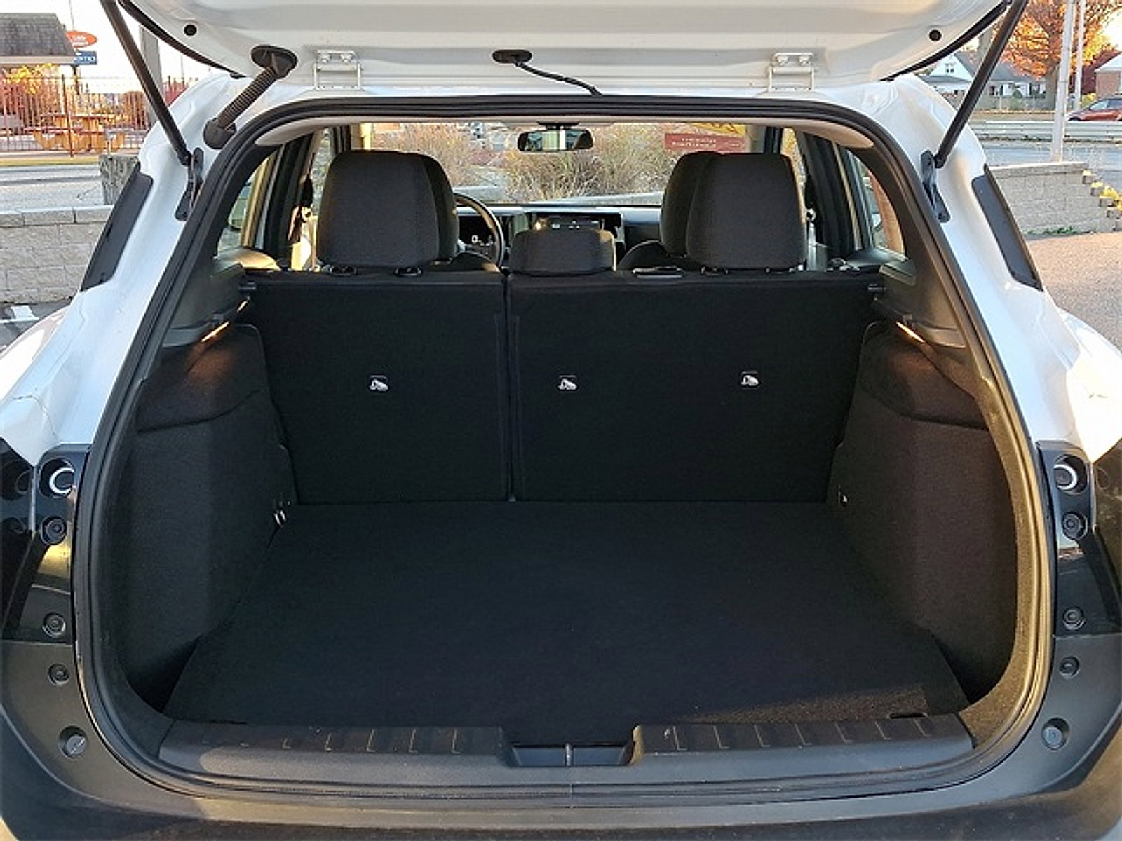 Certified 2025 Nissan Kicks S image 28