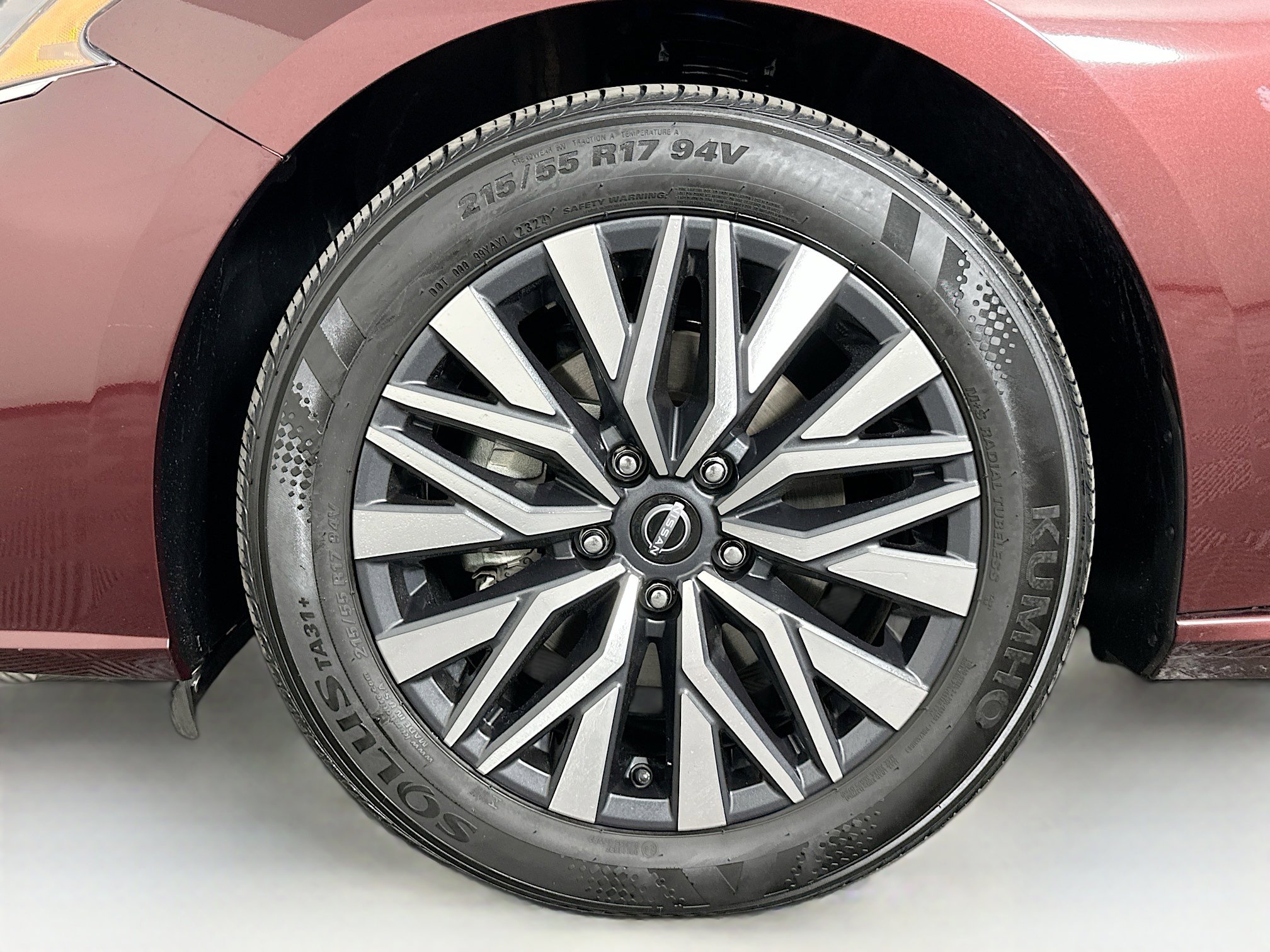 Used 2025 Nissan Altima 2.5 SV image 11