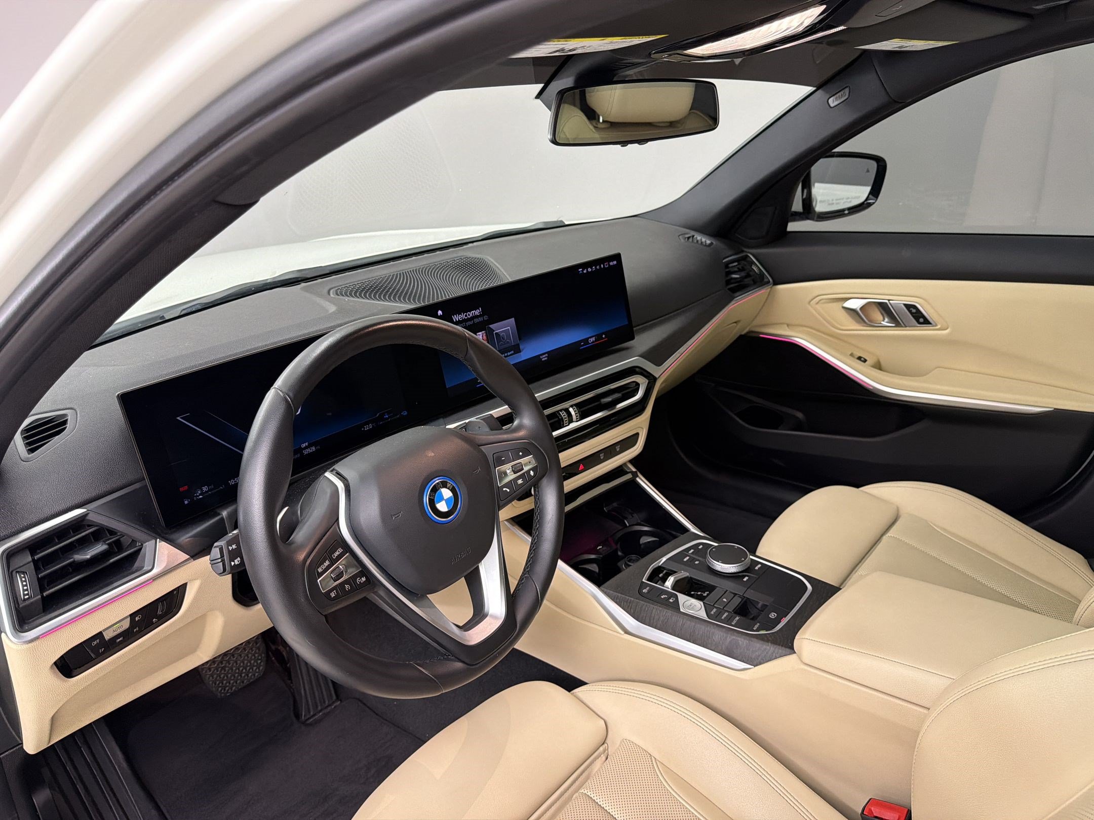 Used 2023 BMW 330e w/ Driving Assistance Package RWD image 4