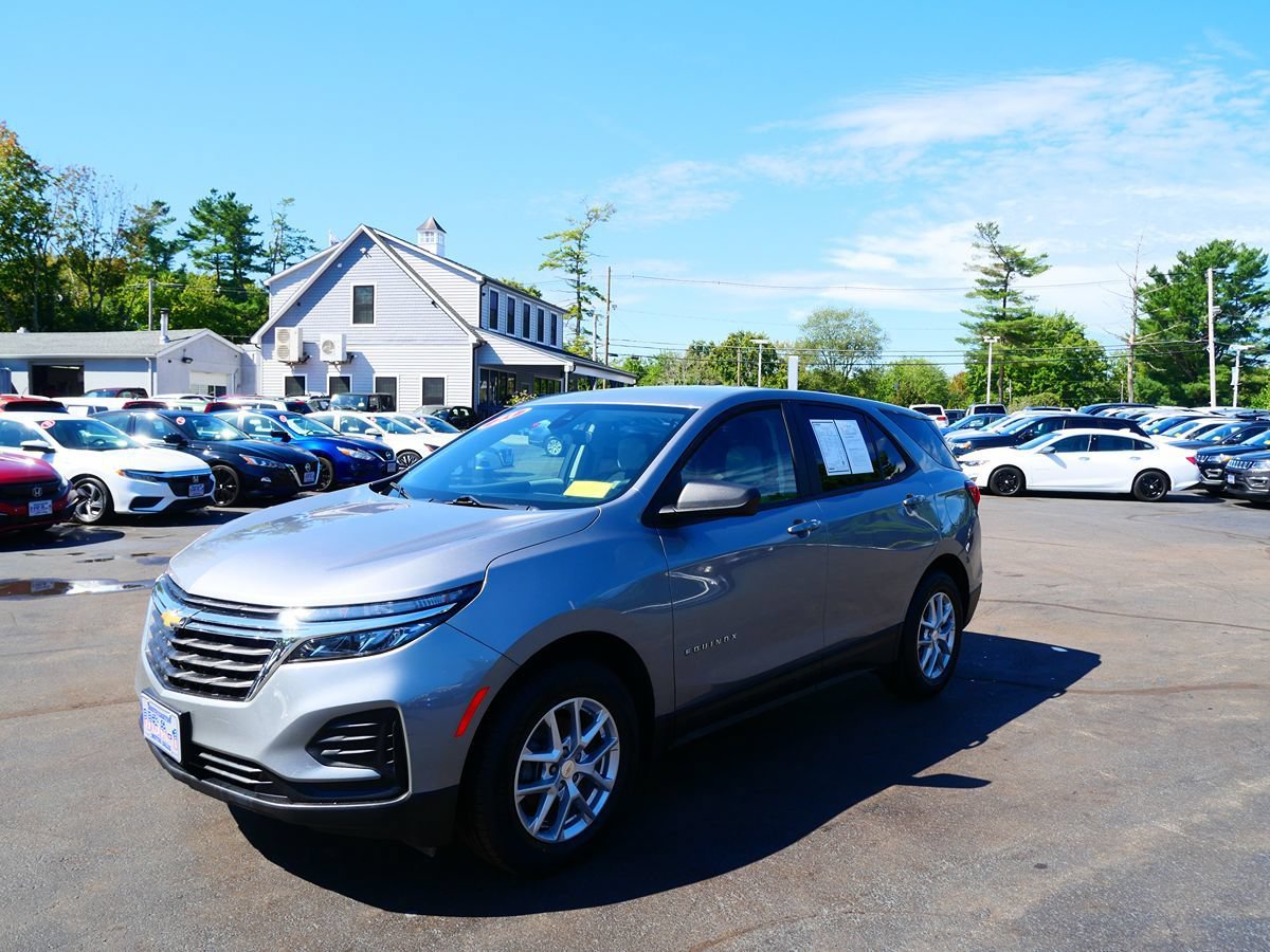 Used 2023 Chevrolet Equinox LS w/ LPO, Floor Liner Package AWD/4WD image 30