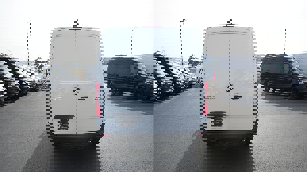 Used 2025 Mercedes-Benz Sprinter 2500 image 6