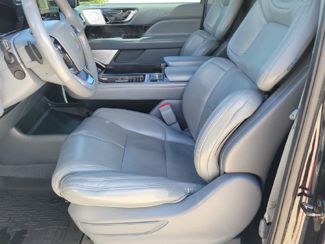 Used 2020 Lincoln Navigator Reserve w/ Equipment Group 208A Reserve AWD/4WD image 6