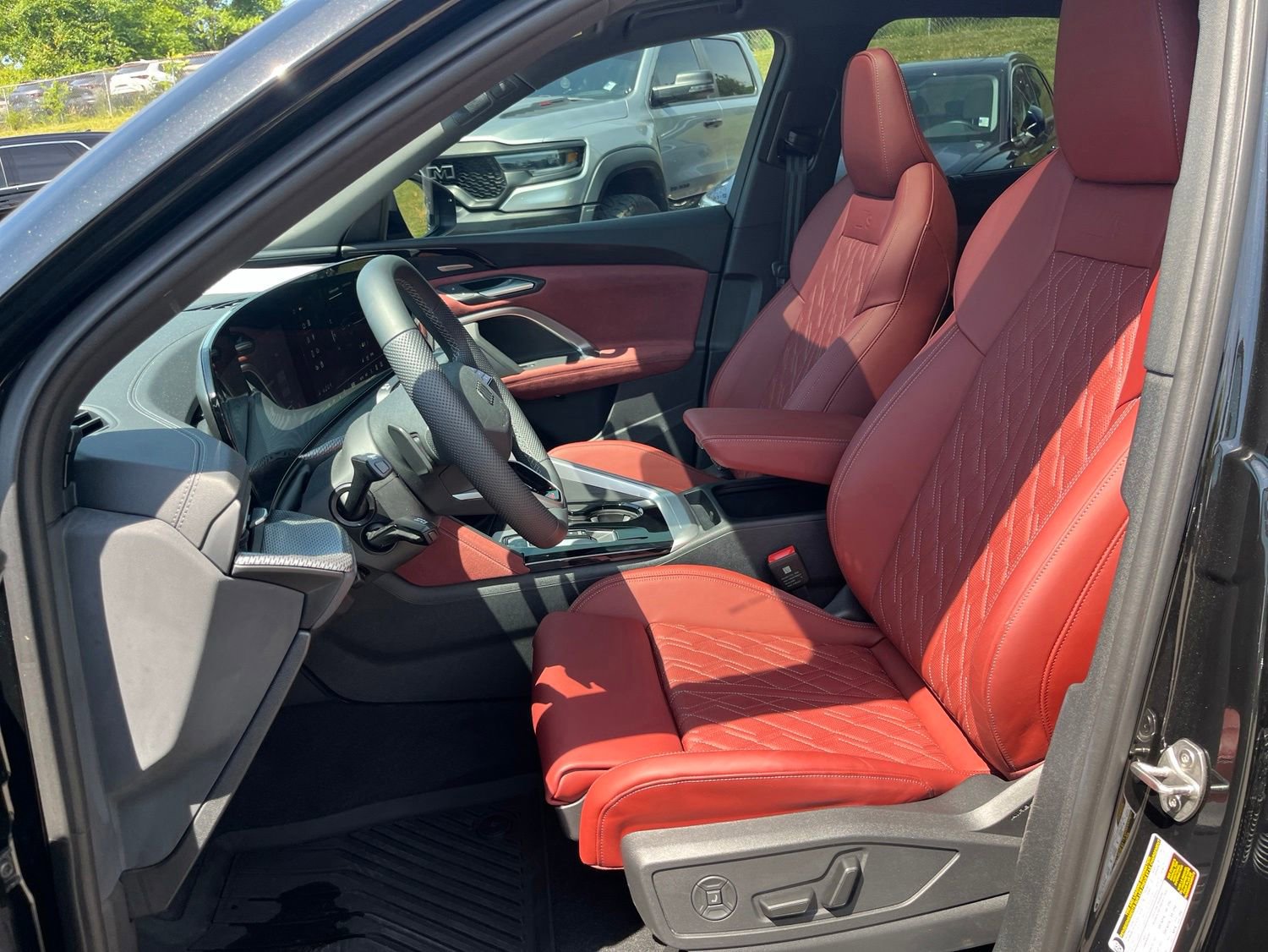 Used 2025 Audi SQ5 Prestige AWD/4WD image 30