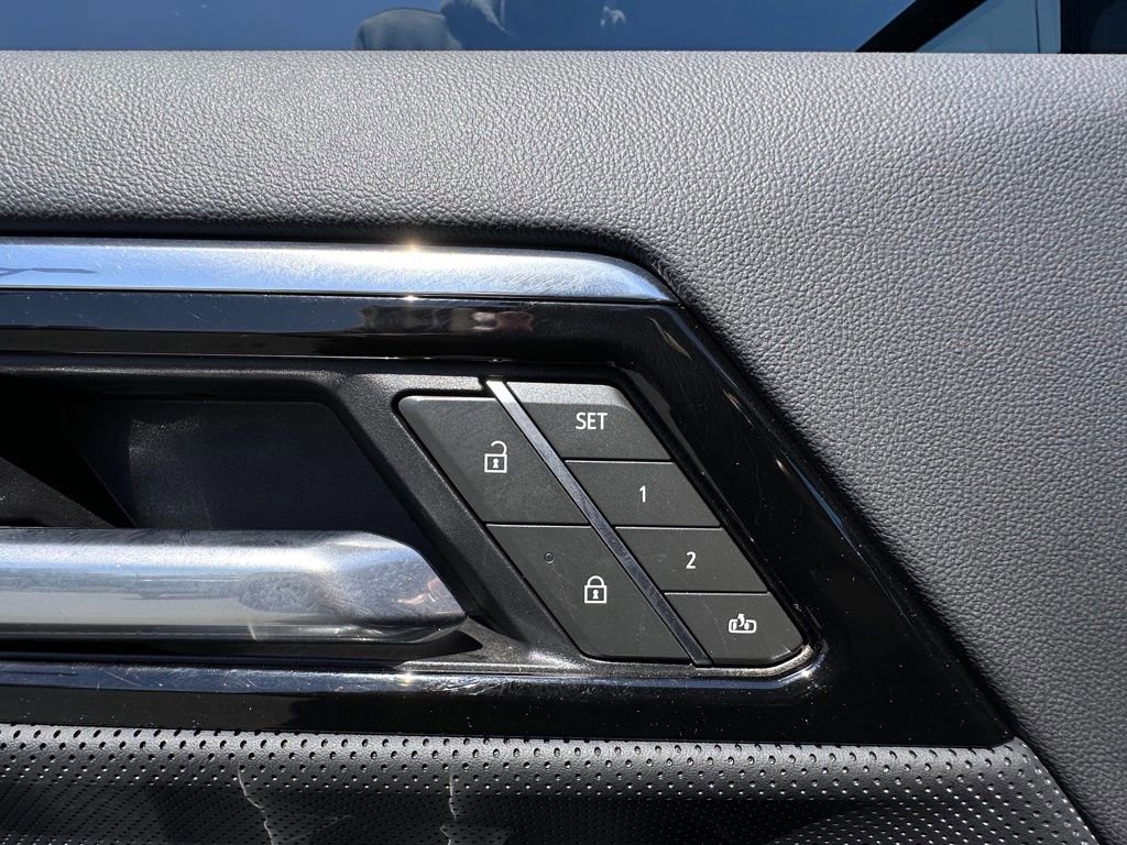 Used 2025 GMC Sierra EV Denali image 24
