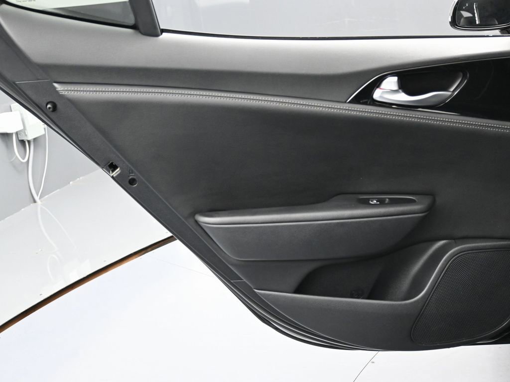 Used 2023 Kia Stinger GT-Line image 35