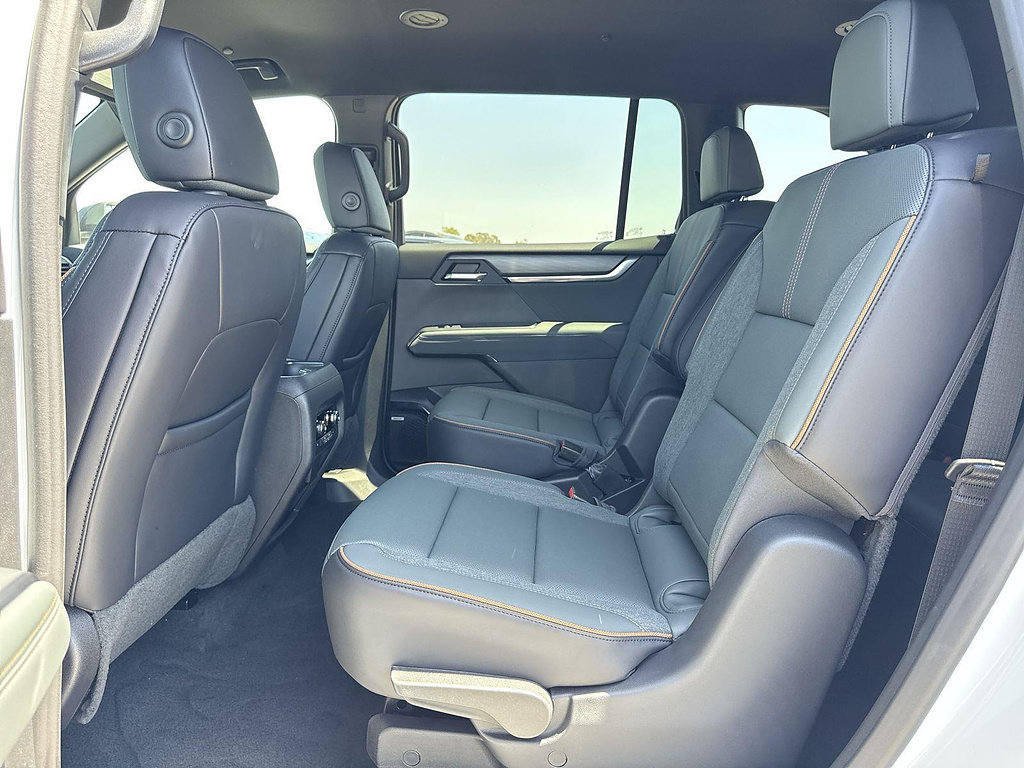 New 2026 GMC Acadia AT4 w/ Luxury Package AWD/4WD image 23