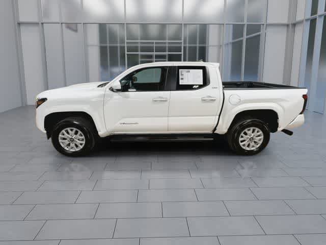 Used 2026 Toyota Tacoma SR5 AWD/4WD image 5