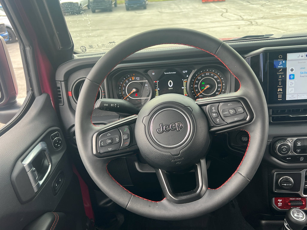 Used 2024 Jeep Gladiator Rubicon AWD/4WD image 24