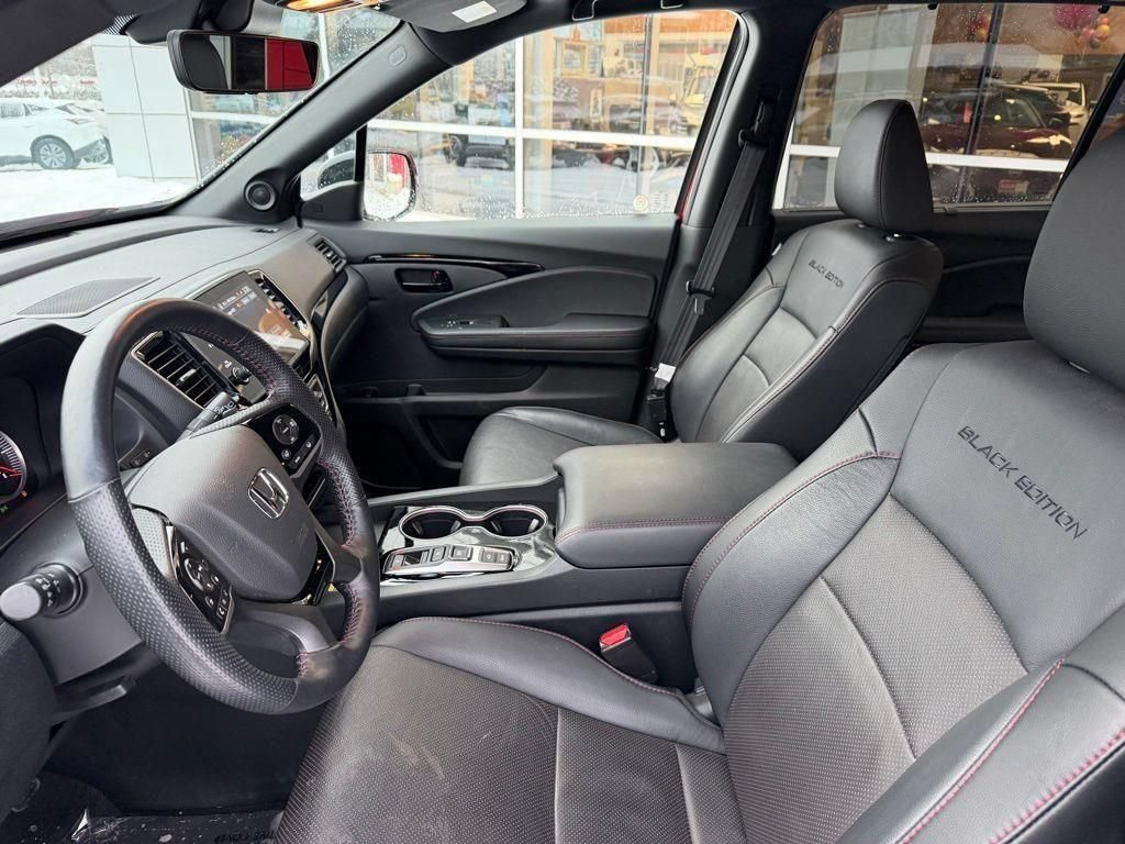 Used 2024 Honda Passport Black Edition image 11
