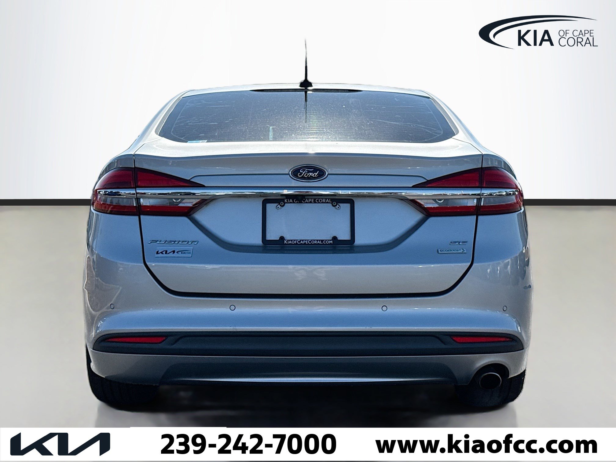 Used 2018 Ford Fusion SE w/ Fusion SE Technology Package image 4