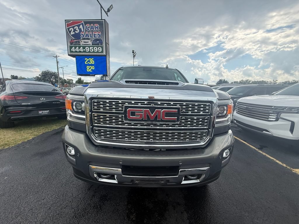Used 2018 GMC Sierra 2500 Denali w/ Duramax Plus Package AWD/4WD image 9