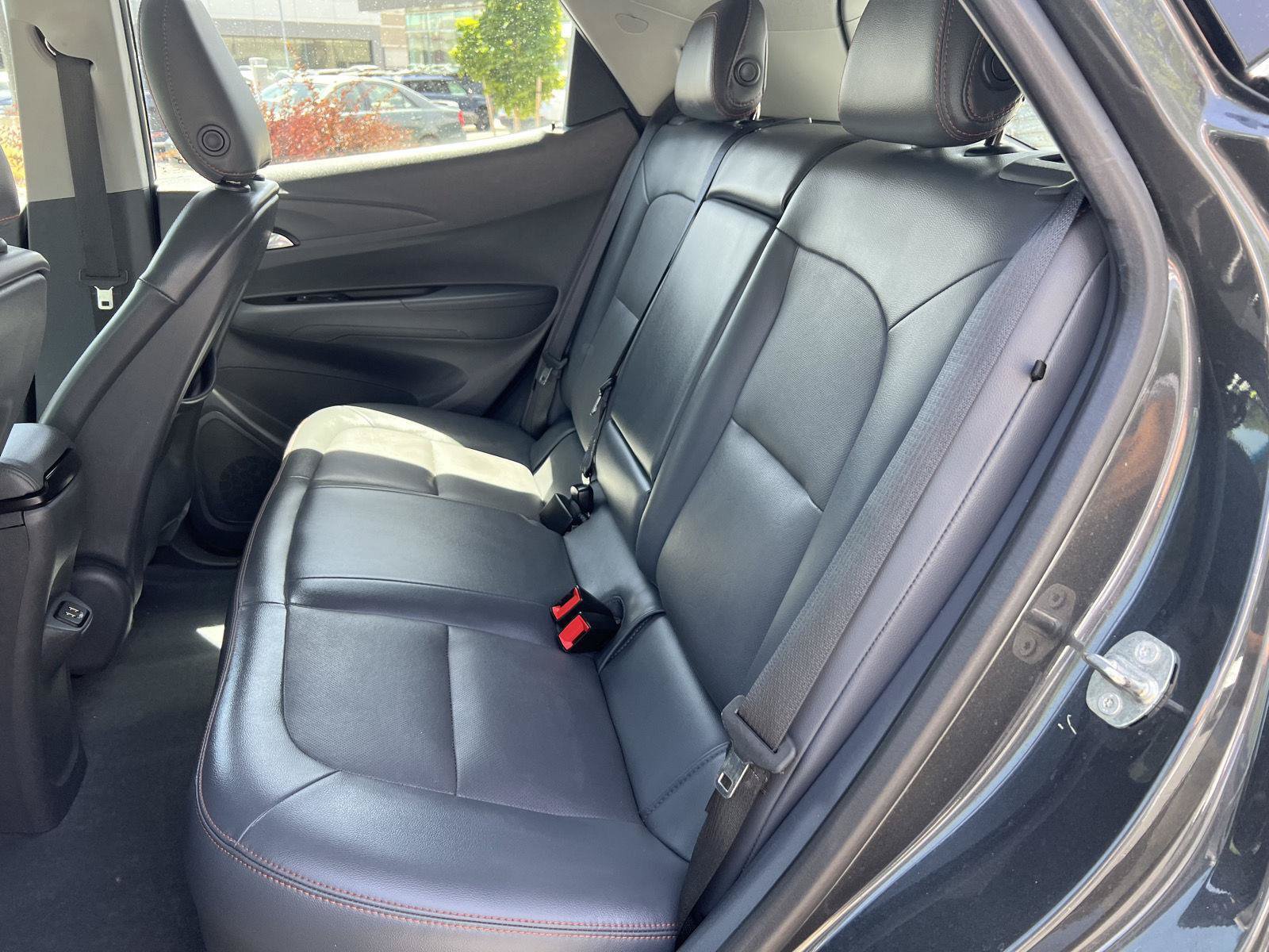 Used 2018 Chevrolet Bolt Premier w/ Driver Confidence II Package FWD image 25