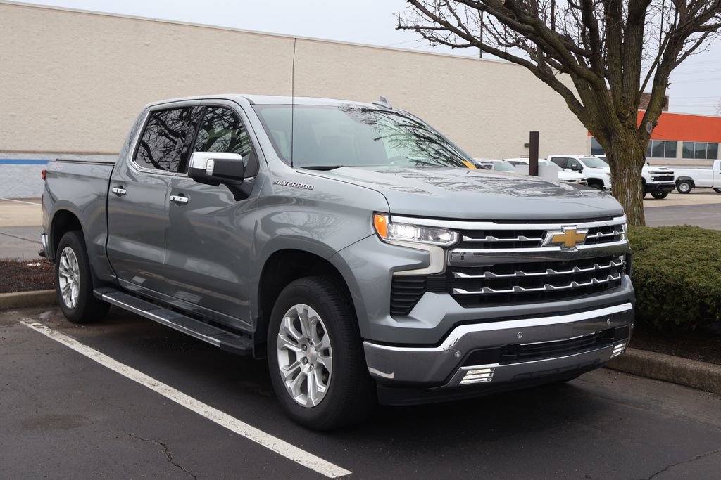 Used 2023 Chevrolet Silverado 1500 LTZ w/ LTZ Premium Package image 3
