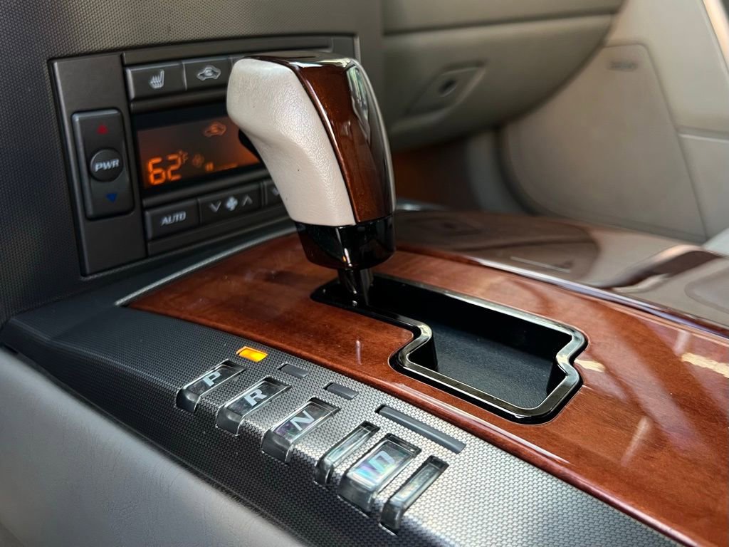 Used 2005 Cadillac XLR Base image 49