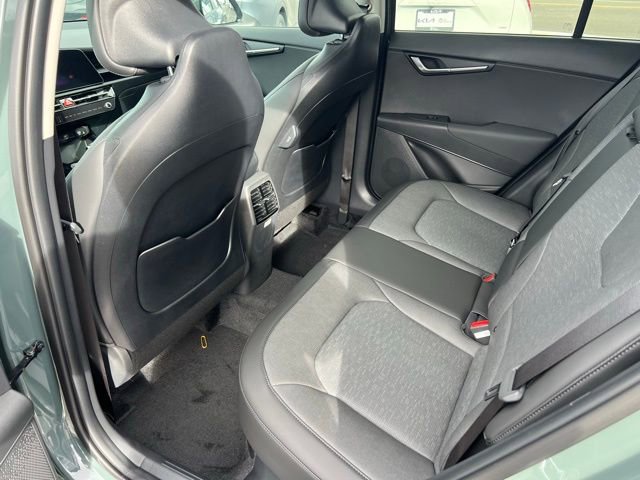 New 2025 Kia Niro SX Touring image 15