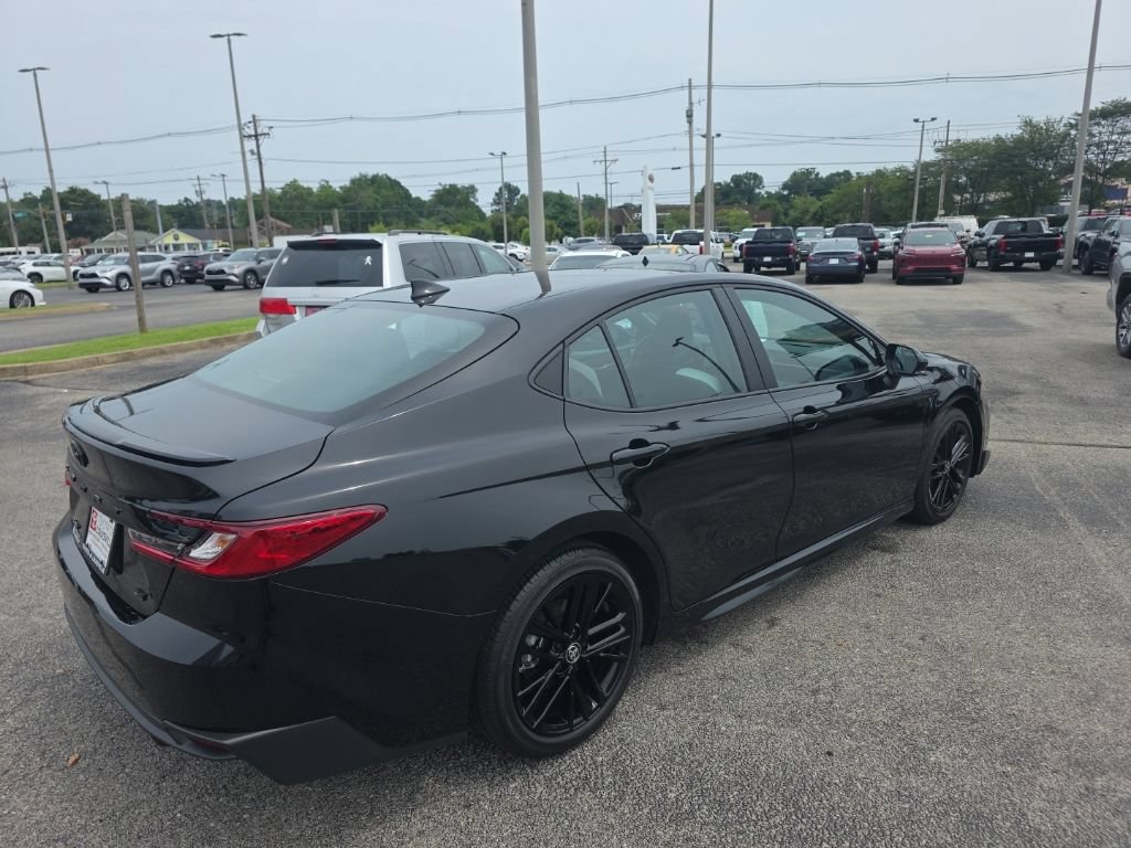 Used 2026 Toyota Camry SE w/ Multimedia Upgrade Package FWD image 5