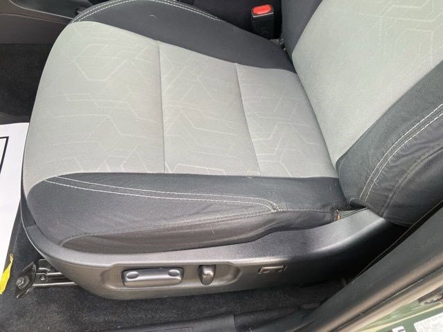 Used 2021 Toyota Tacoma TRD Sport w/ Technology Package image 11