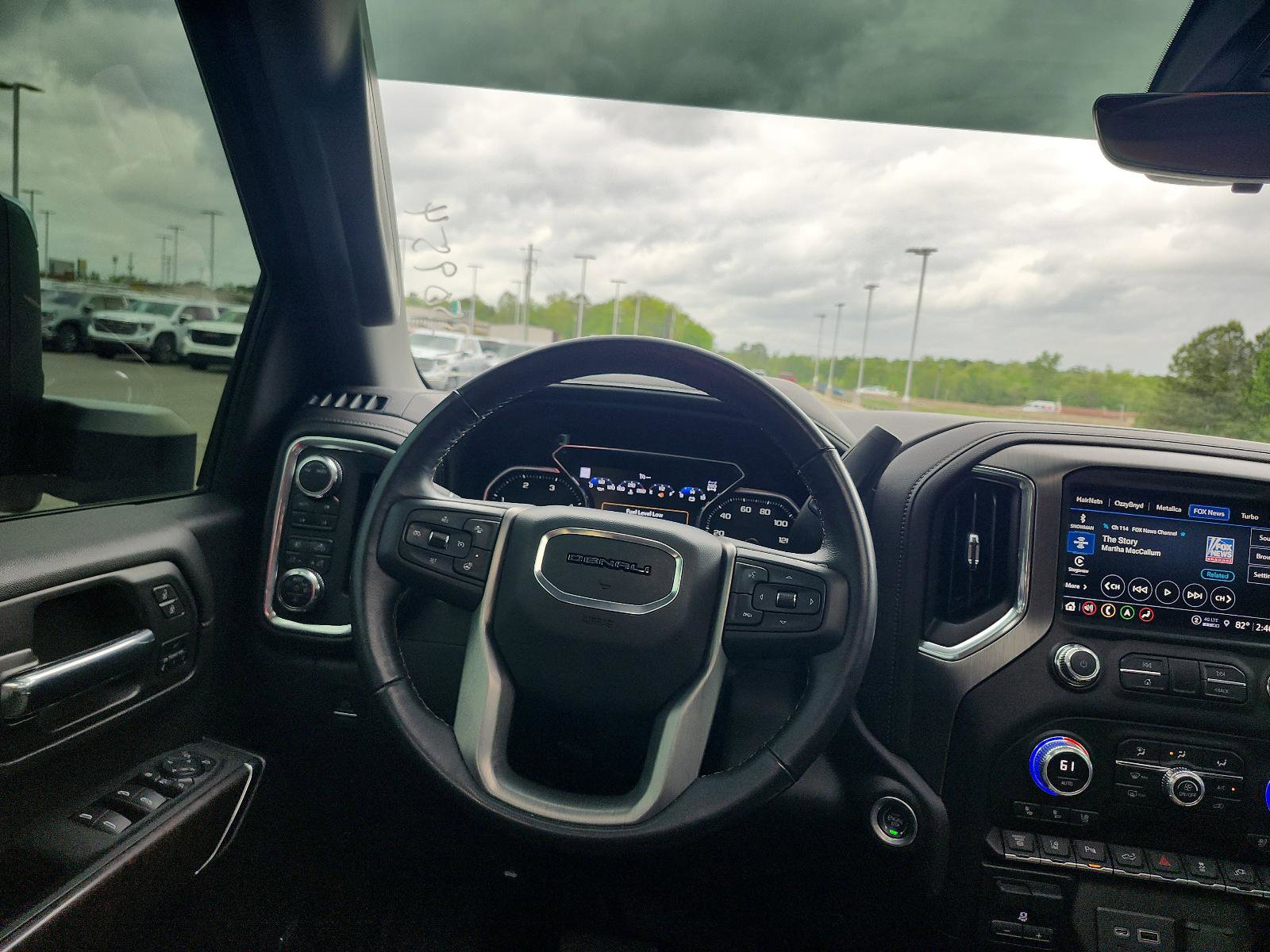 Used 2022 GMC Sierra 2500 Denali w/ Denali Ultimate Package AWD/4WD image 17