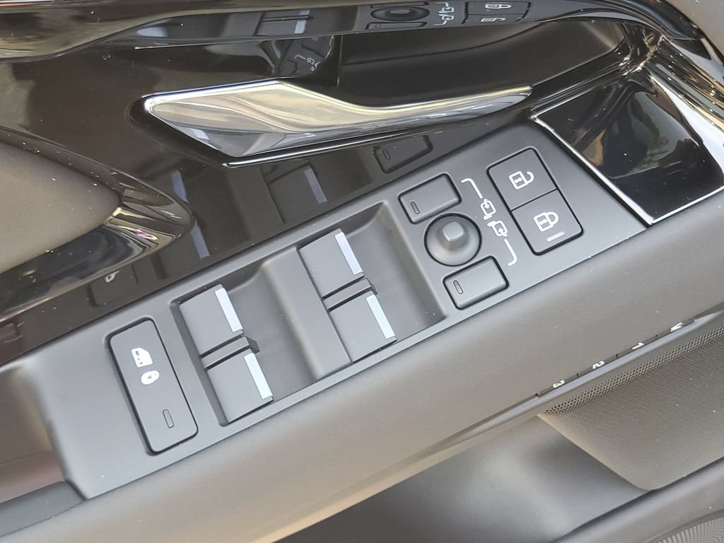 New 2026 Land Rover Range Rover Evoque S AWD/4WD image 9