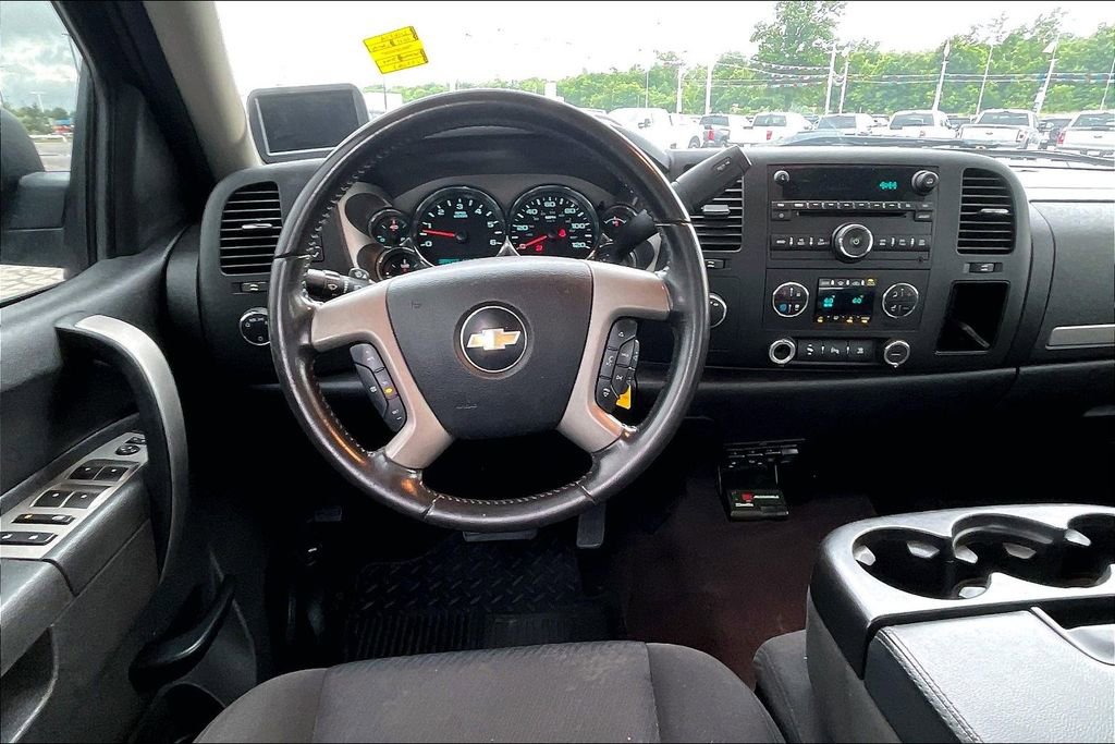 Used 2011 Chevrolet Silverado 1500 LT w/ All-Star Edition AWD/4WD image 5