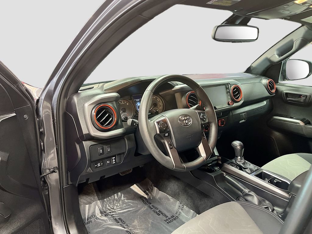 Used 2023 Toyota Tacoma TRD Sport w/ Advanced Technology Package image 9