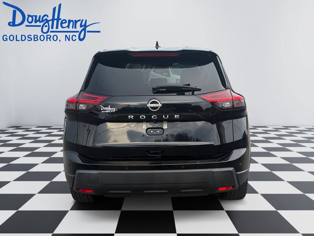 Used 2025 Nissan Rogue SV FWD image 4