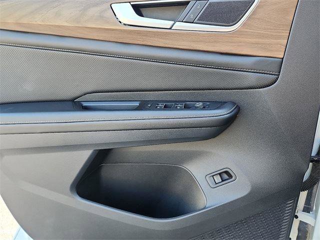 Certified 2024 Volkswagen Atlas SE image 13