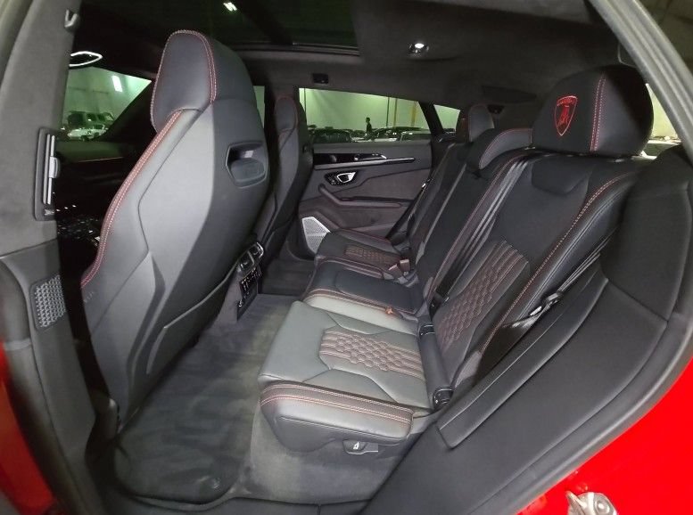 Used 2025 Lamborghini Urus SE AWD/4WD image 5
