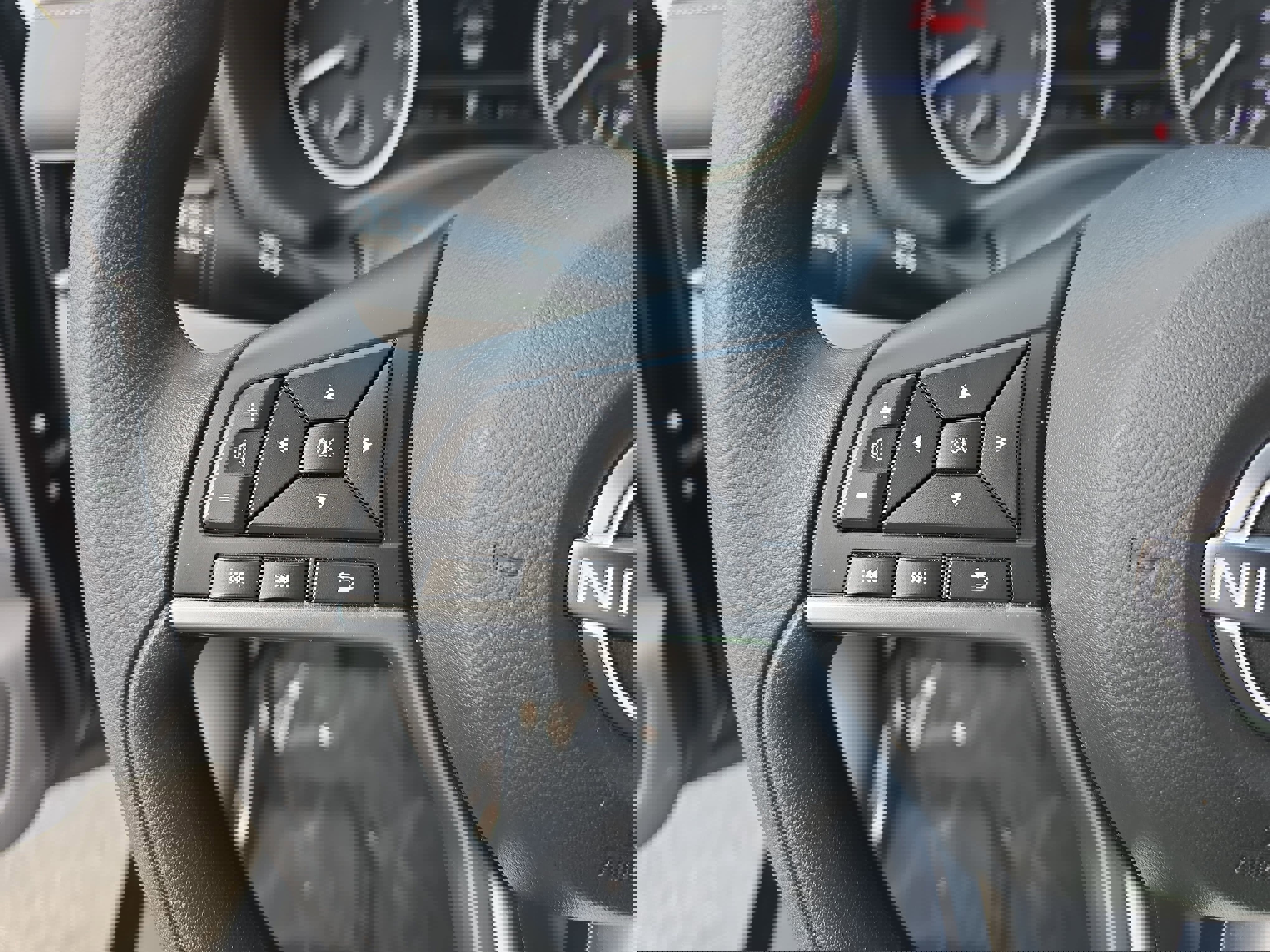 Used 2025 Nissan Sentra SV image 17