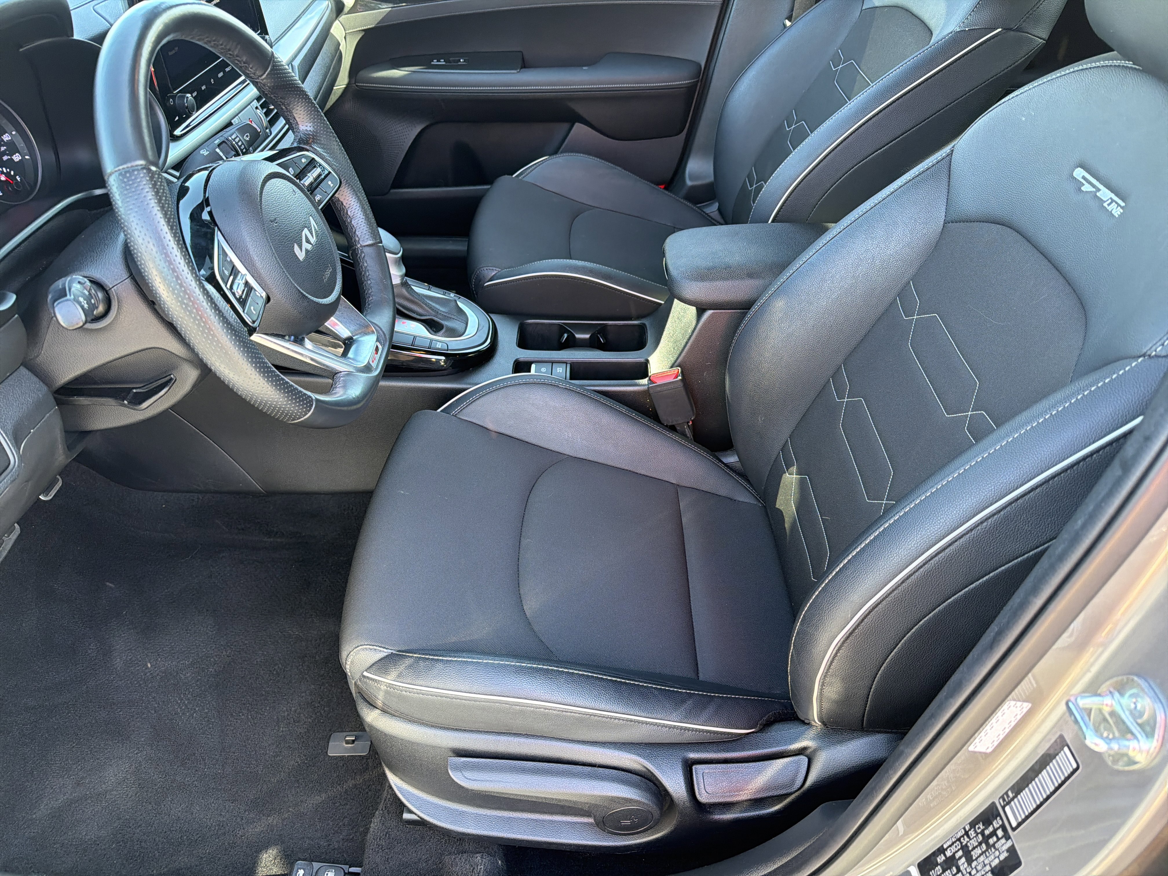 Used 2024 Kia Forte GT-Line image 8