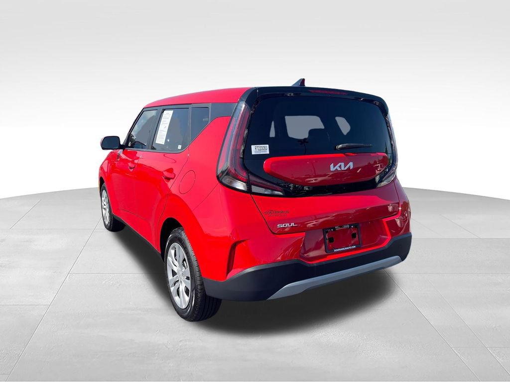 Used 2024 Kia Soul LX FWD image 3