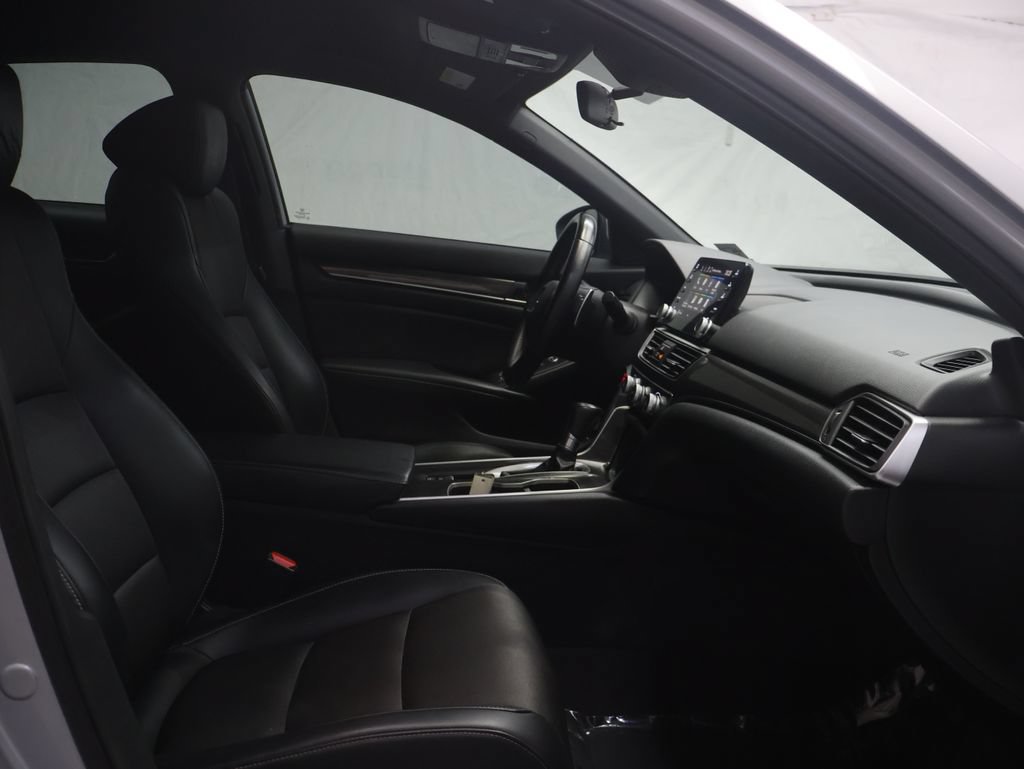Used 2018 Honda Accord Sport image 9