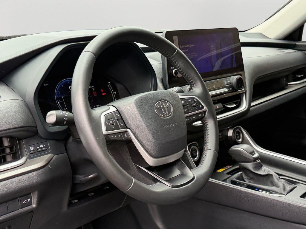 Used 2024 Toyota Grand Highlander AWD image 18