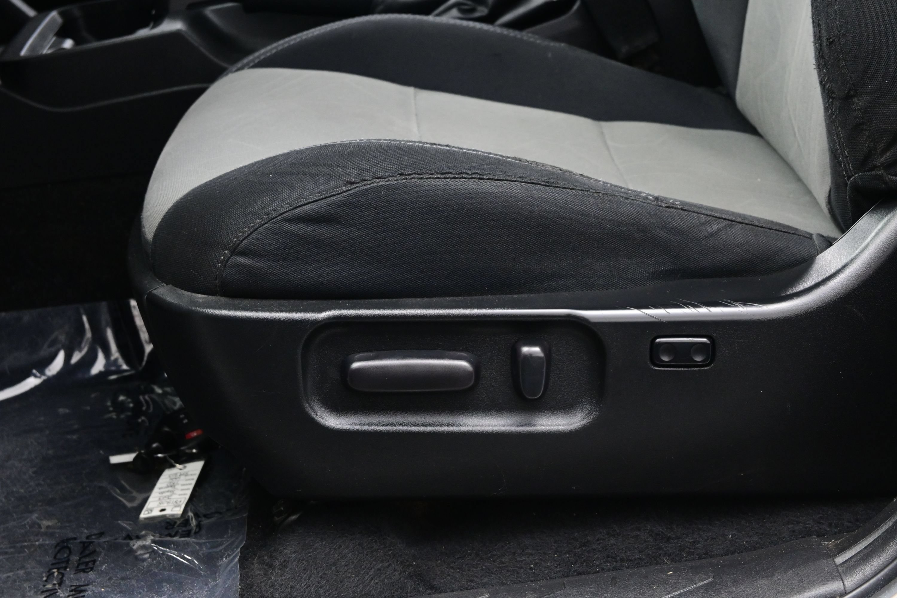 Used 2023 Toyota Tacoma TRD Off-Road AWD/4WD image 11