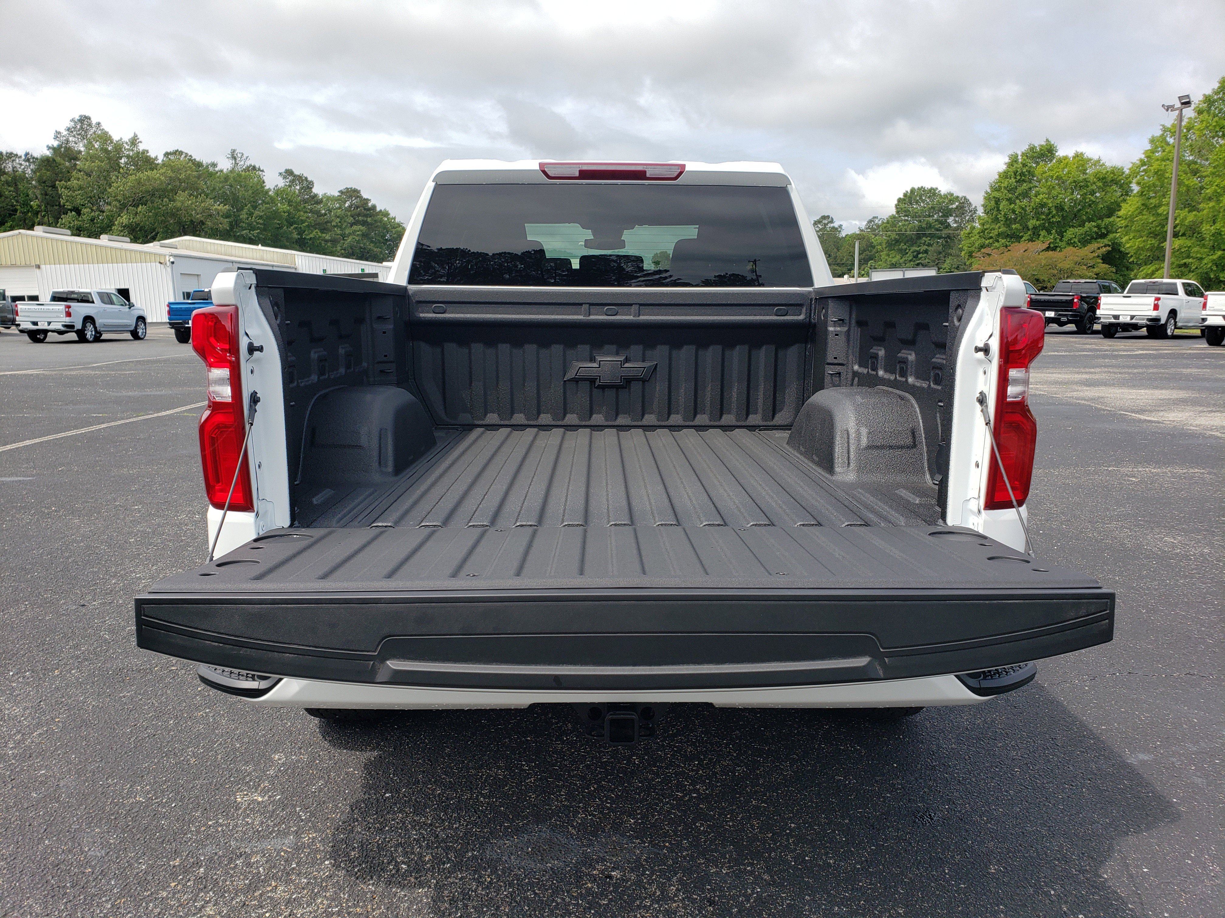 New 2026 Chevrolet Silverado 1500 RST w/ RST Select Package AWD/4WD image 9