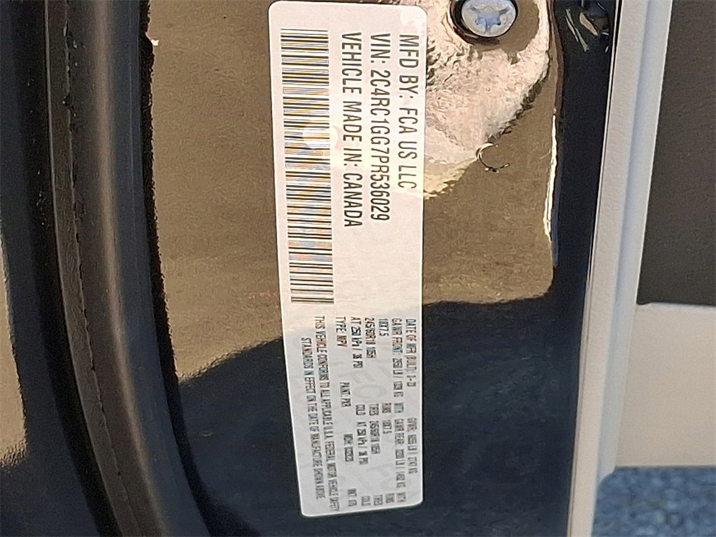 Used 2023 Chrysler Pacifica Limited image 26