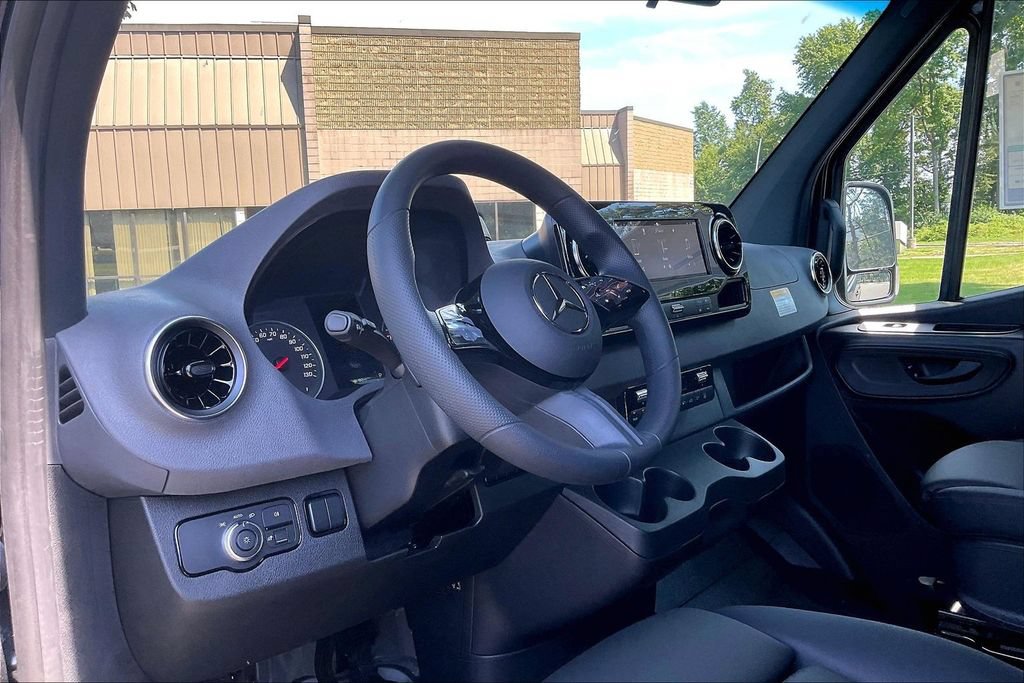 New 2025 Mercedes-Benz Sprinter 2500 image 6