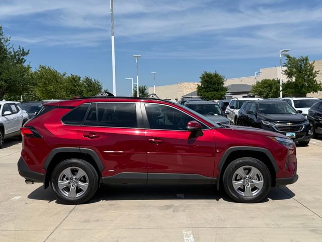 Used 2022 Toyota RAV4 XLE w/ Convenience Package AWD/4WD image 5
