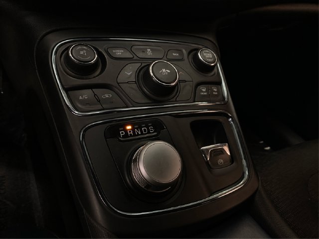 Used 2015 Chrysler 200 S FWD image 30