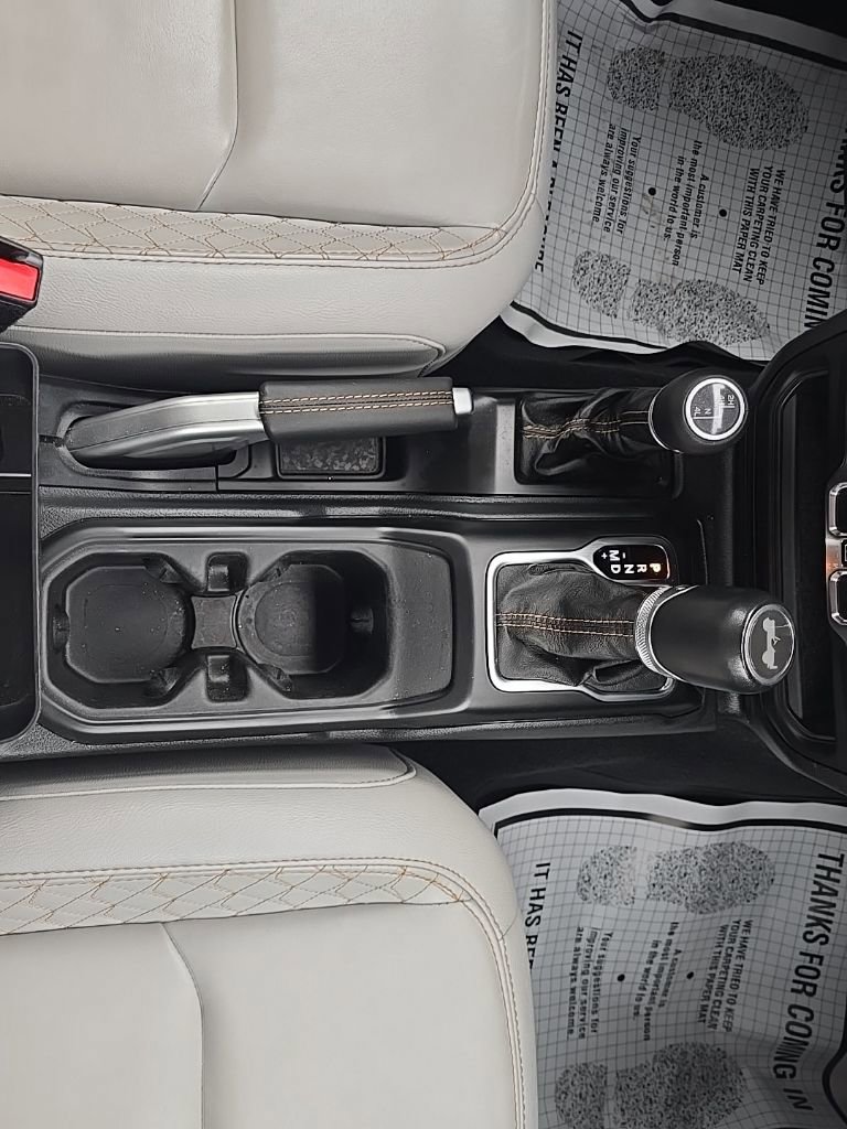 Used 2021 Jeep Wrangler Unlimited Sahara image 35