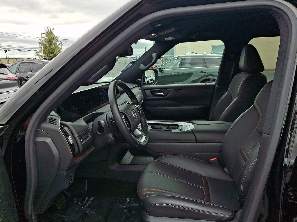 Used 2025 Nissan Armada SL AWD/4WD image 18