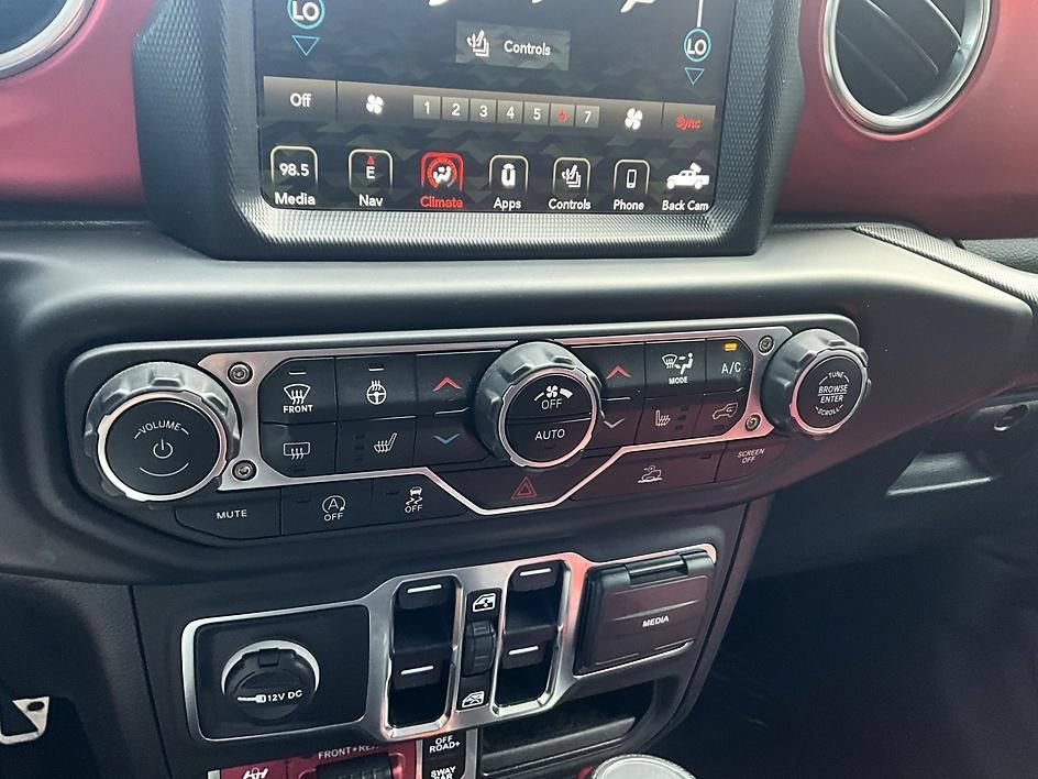 Used 2023 Jeep Gladiator Rubicon w/ Cold Weather Group AWD/4WD image 21